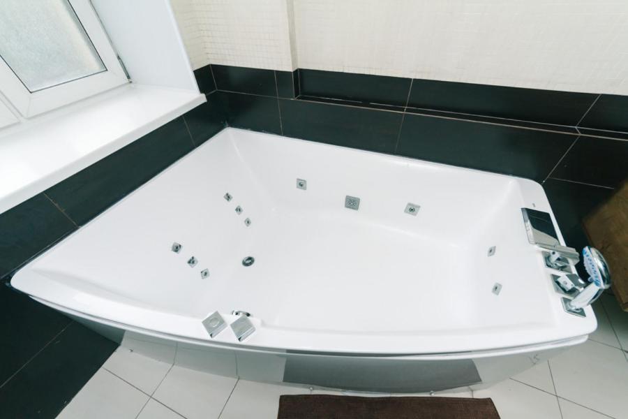 Hotrent Pechersk Lesy 20/22 Kiev Buitenkant foto