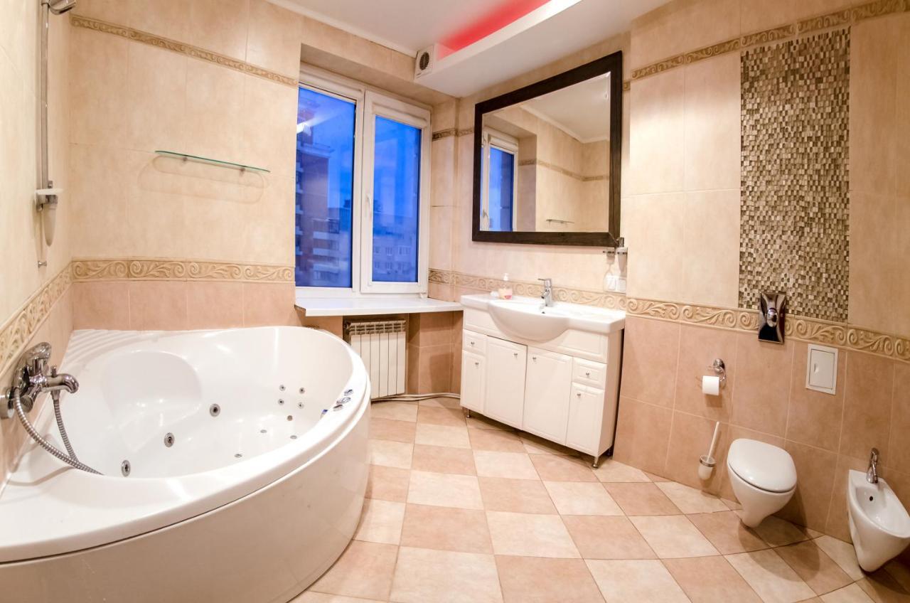 Hotrent Pechersk Lesy 20/22 Kiev Buitenkant foto
